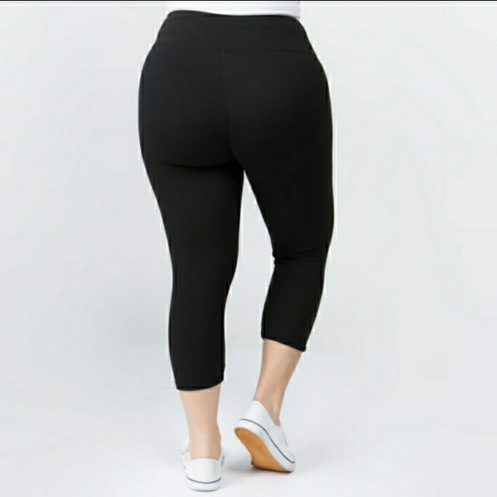 Plus size peach feel capris leggings - Picture 3 of 11